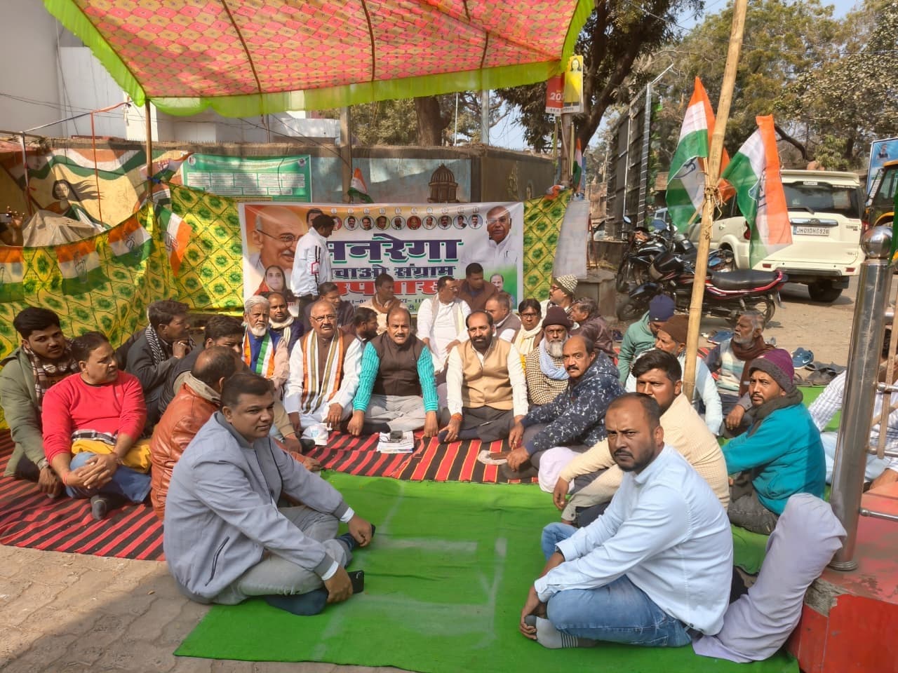 मजदूरों को हक दिलाने के लिए होगा सड़क से सदन तक आंदोलन