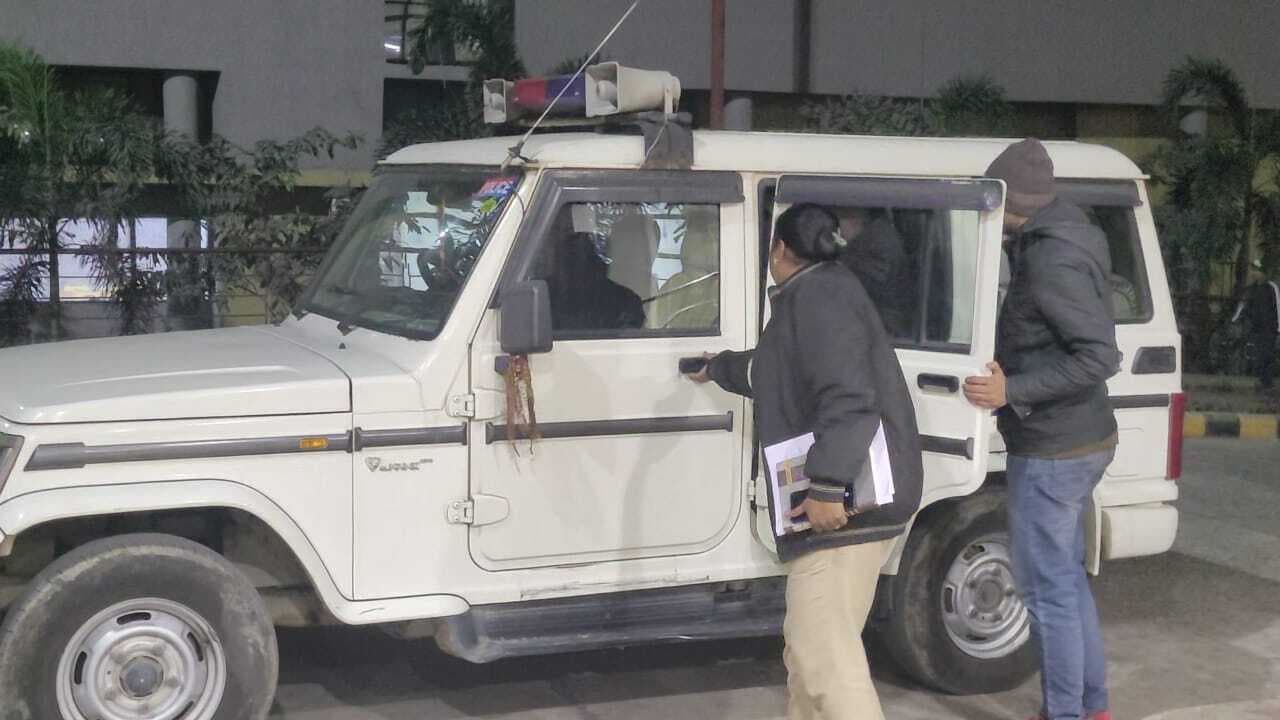 वाहन सवार छह युवकों ने राह चलती युवती को अगवा कर किया गैंग रेप