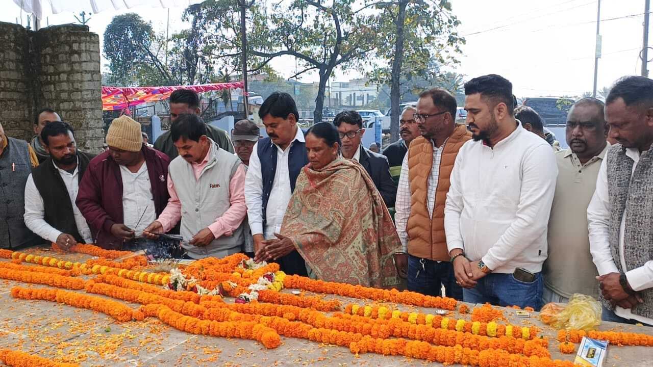 Seraikela Kharsawan News : झारखंड आंदोलन के सच्चे सिपाही थे सुनील महतो : जोबा