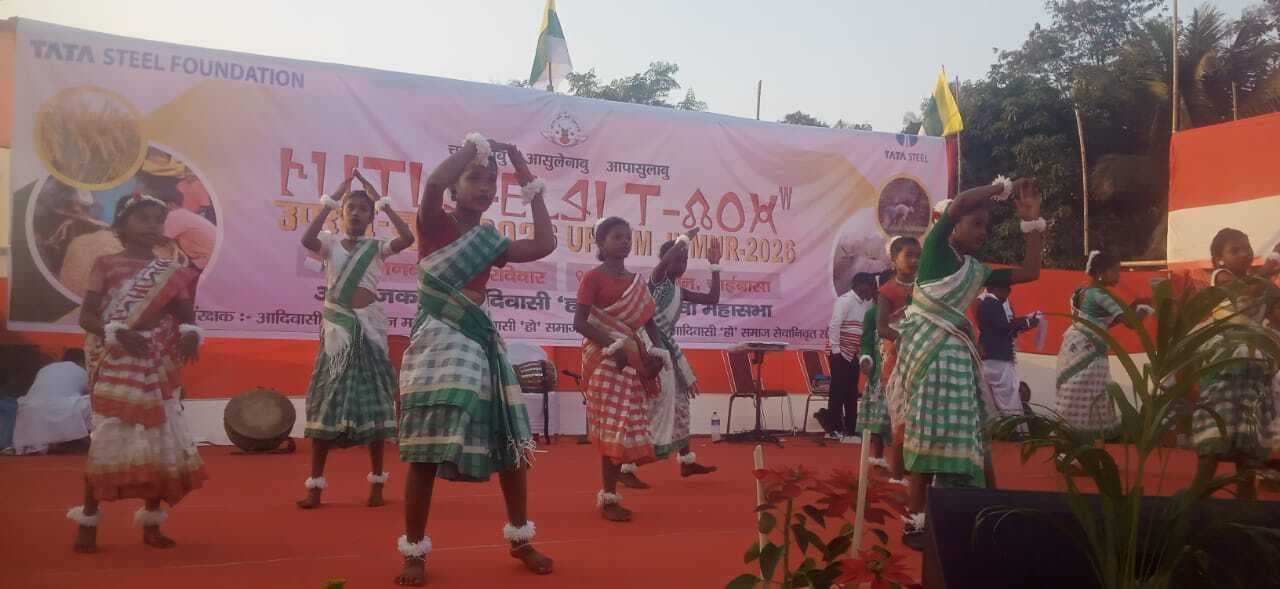 Chaibasa News : समाज के विकास के लिए युवा आगे आयें : दशरथ