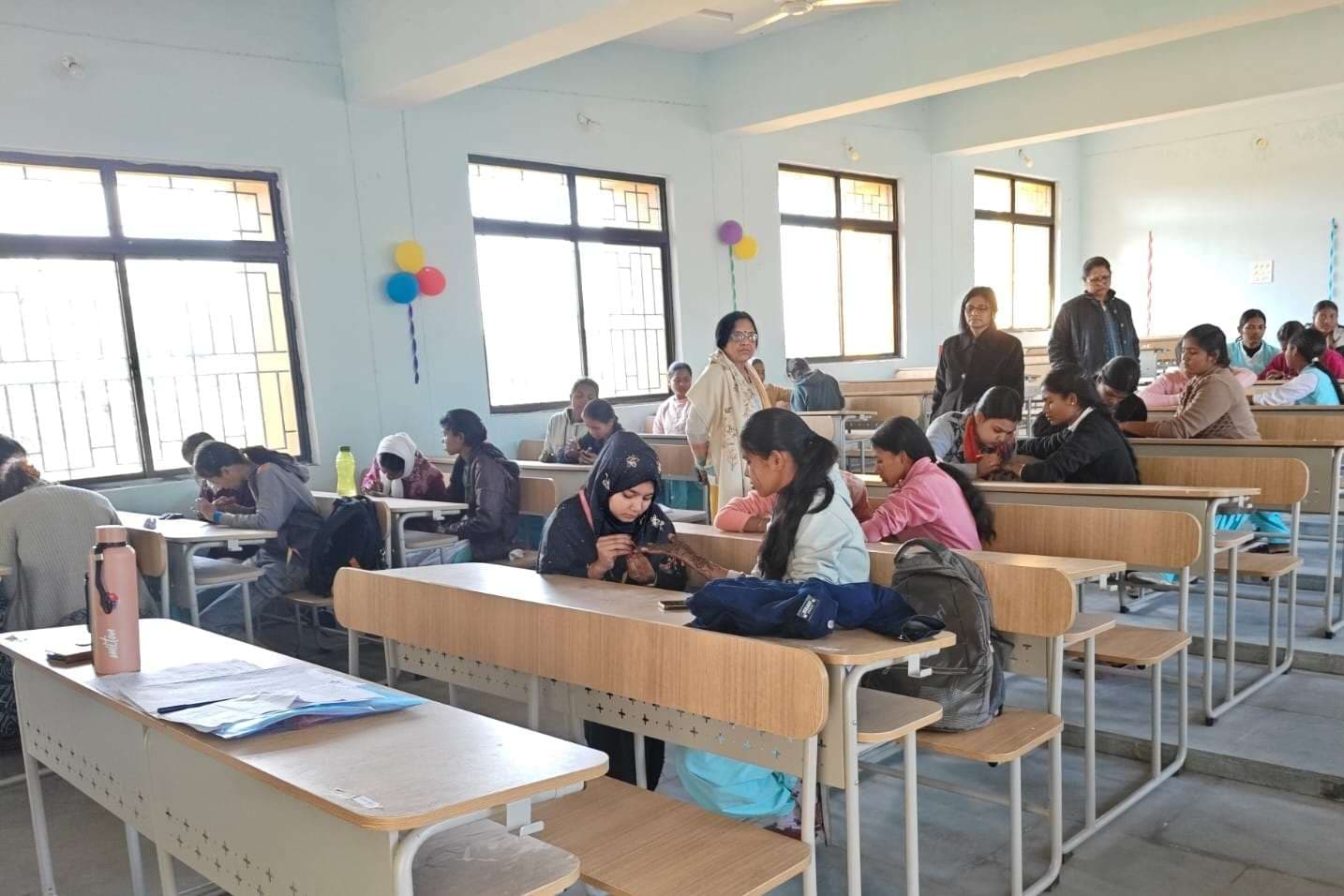 Seraikela Kharsawan News : पारंपरिक प्रतियोगिताएं संस्कृति का सशक्त माध्यम : डॉ स्पार्कलीन देई