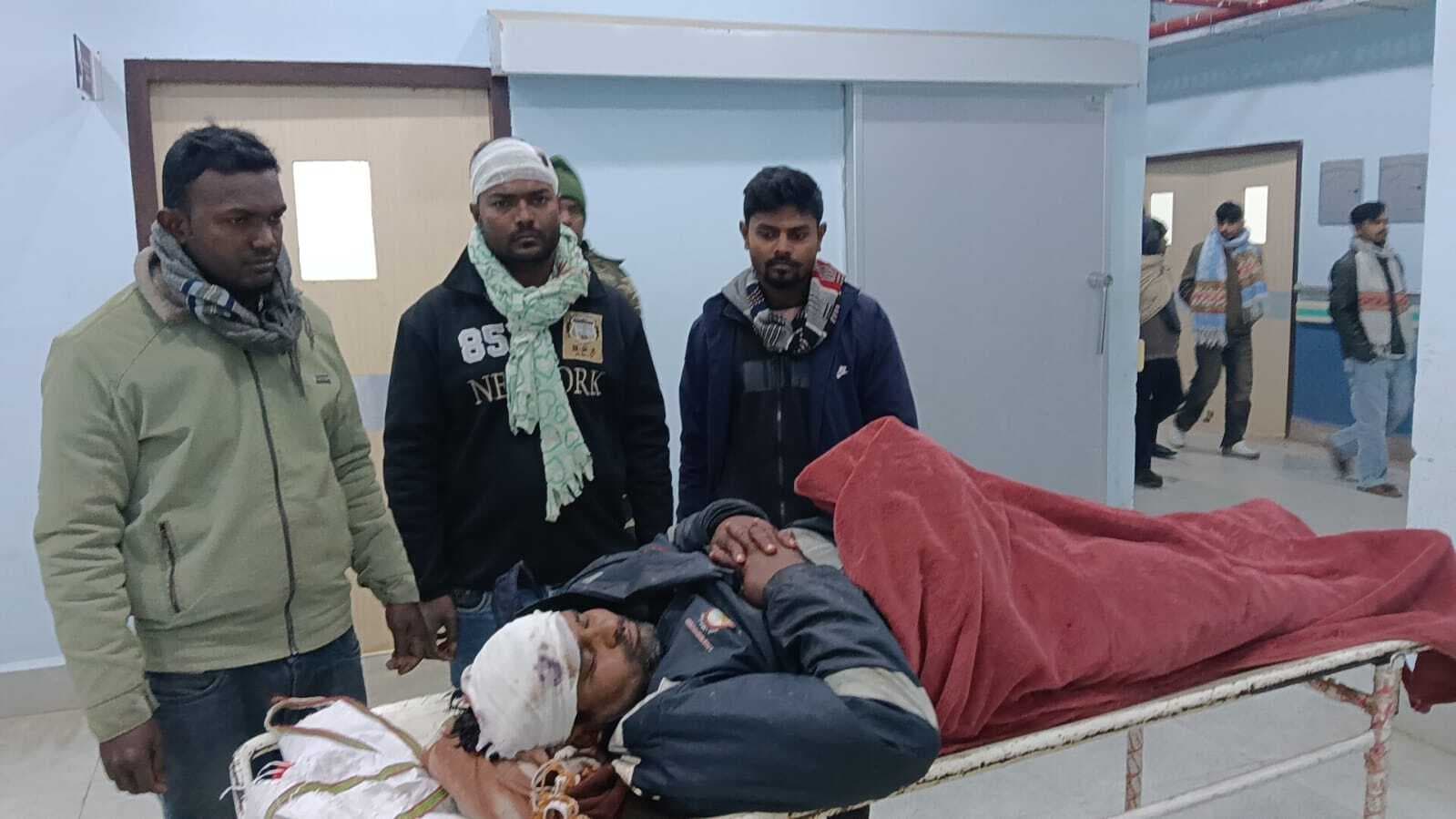 कोईनी बाजार में मछली दुकानदार से मारपीट, चाचा व भतीजा हुए घायल