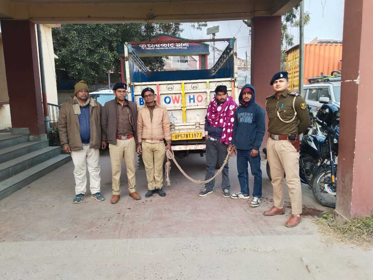 कुचायकोट में 2175 बोतल शराब के साथ सात तस्कर गिरफ्तार, पिकअप, कार-बाइक जब्त