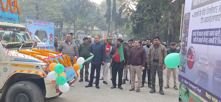 सड़क दुर्घटना में घायल व्यक्तियों की करें सहायताः डीएम