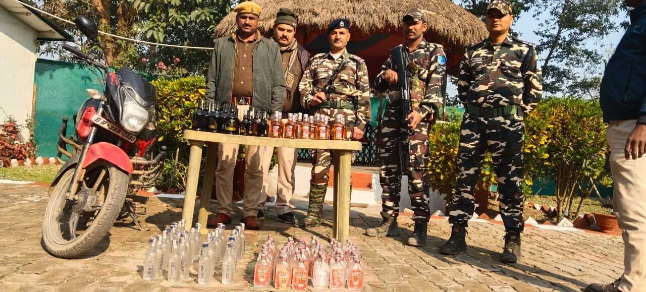 37.74 लीटर नेपाली शराब जब्त