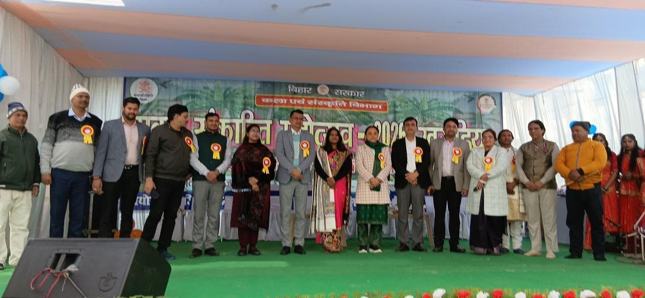 पतंगबाजी के साथ मकर संक्रांति महोत्सव का भव्य आगाज