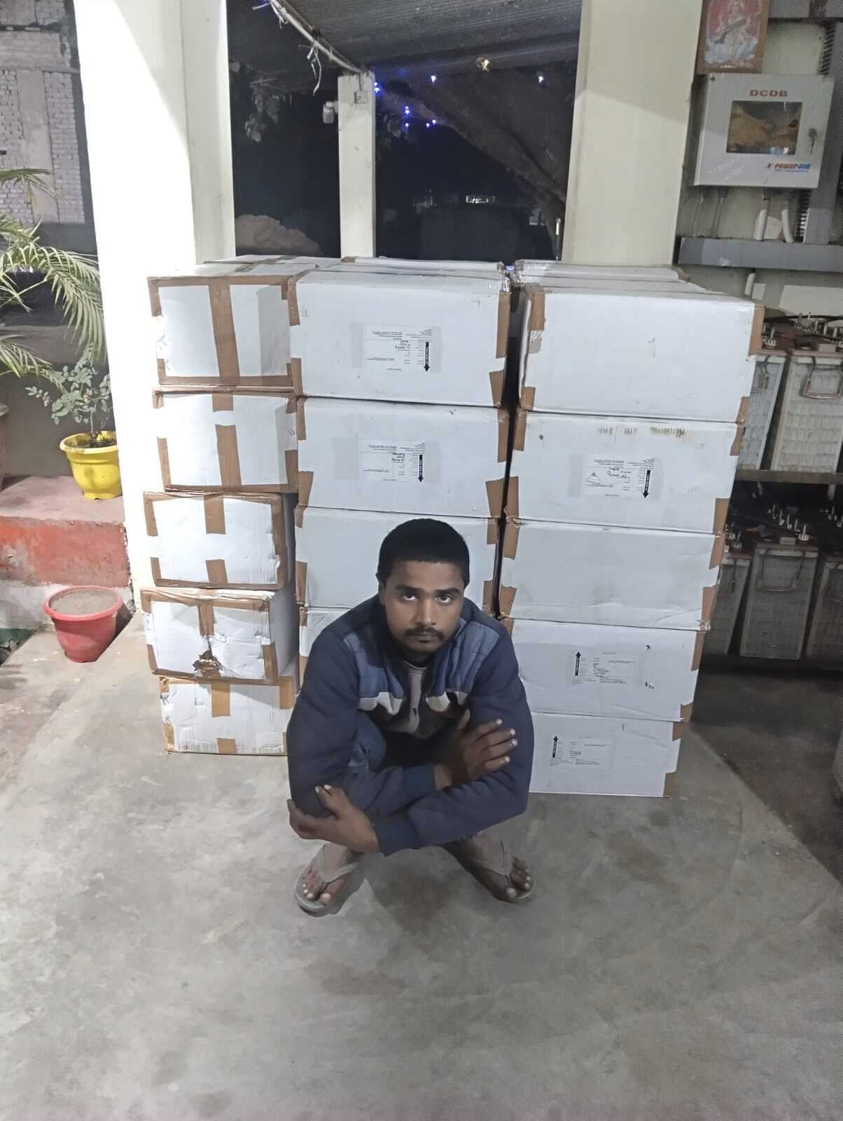 मानसी में प्रेस लिखी हुई पिकअप पर लोड 5600 बोतल सिरप के साथ जहानाबाद का चालक गिरफ्तार