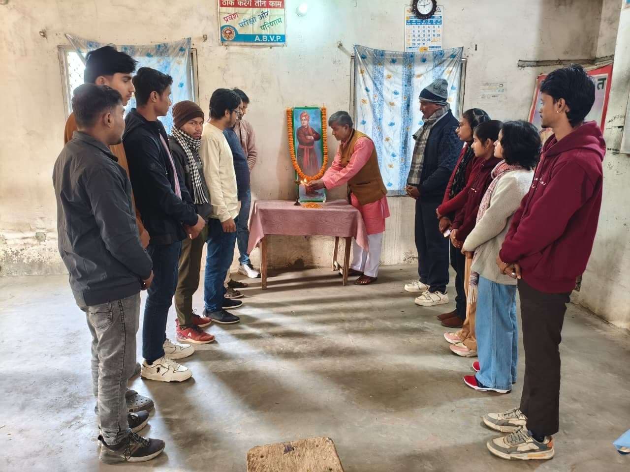 भारत को जानना चाहते हैं तो विवेकानंद को पढ़ें