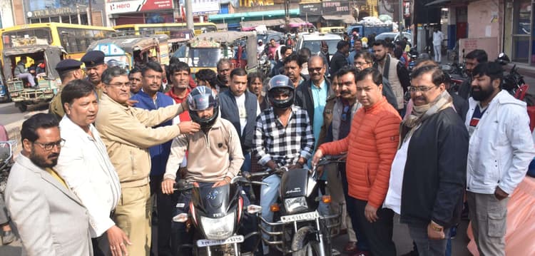 Bokaro News : यातायात नियमों का पालन करने की लें शपथ : डीएसपी