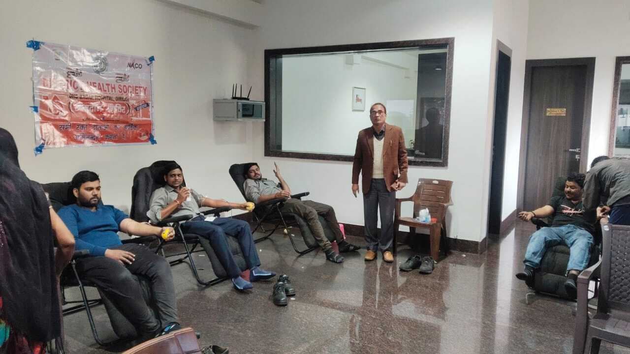 Giridih News :युवा दिवस पर रक्तदान शिविर का आयोजन