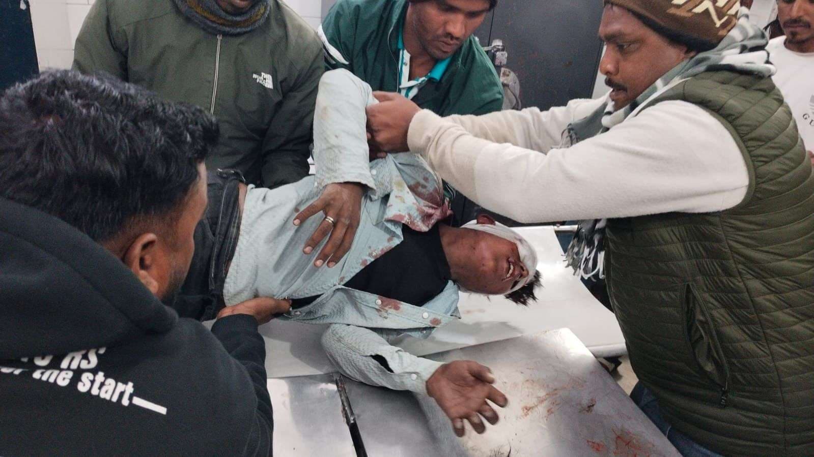 Giridih News :चार पहिया ने दो किशोर को कुचला, गंभीर