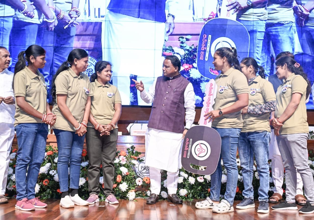 Bhubaneswar News: सड़क सुरक्षा उपायों का मूल्यांकन कर किये जायेंगे आवश्यक सुधार : मोहन माझी