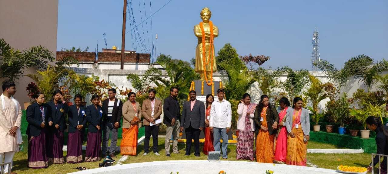East Singbhum News :स्वामी जी के विचारों पर चलकर समाज व राष्ट्र के उत्थान में सहभागी बनें : बेहरा
