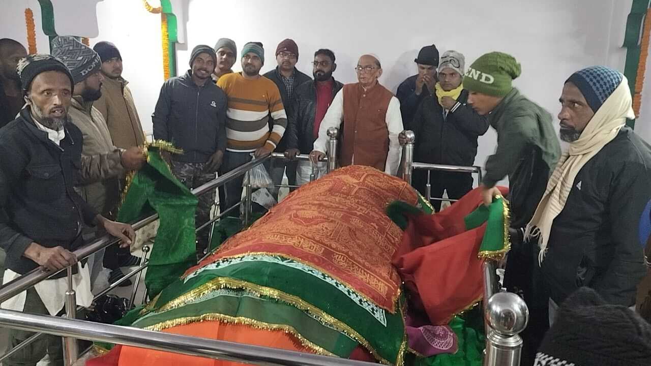 Bokaro News : हजरत बाबा पत्थर शाह के सालाना उर्स में उमड़े अकीदतमंद