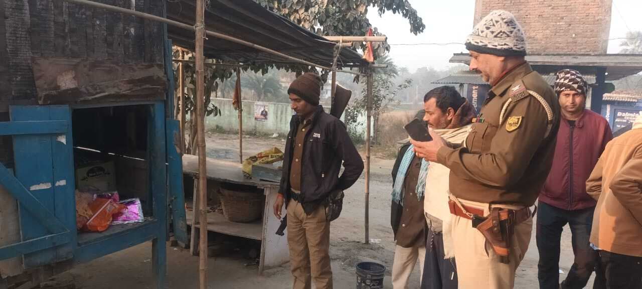 saran news. पांच दुकानों का ताला तोड़कर हजारों के सामान की चोरी