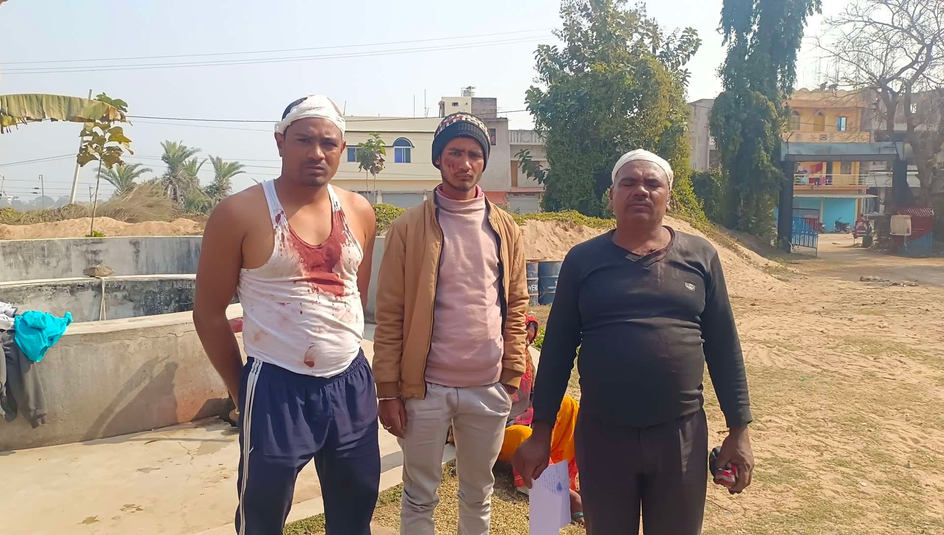 Deoghar news : मवेशी चराने के विवाद में मारपीट व छिनतई में तीन घायल, प्राथमिकी दर्ज