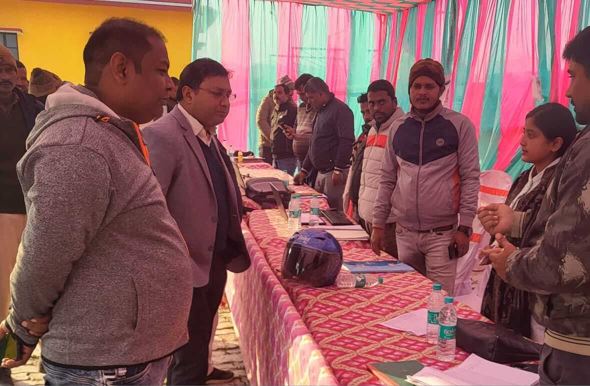 दीनापट्टी पंचायत में विकास कार्यों का एसडीएम ने किया निरीक्षण