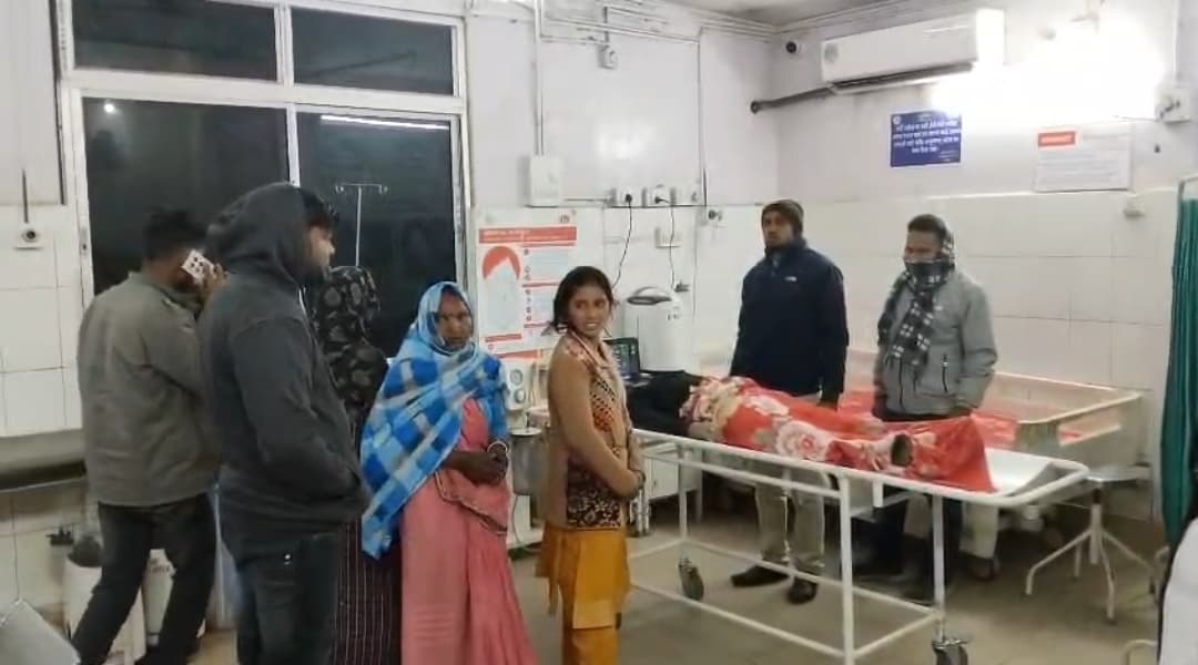 Deoghar news : दो दिन पहले दिल्ली से लौटा था युवक, फांसी लगाकर की आत्महत्या