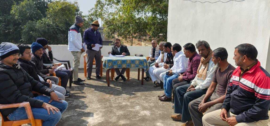 भूमि अधिग्रहण को लेकर सीओ ने रैयतों के साथ की बैठक