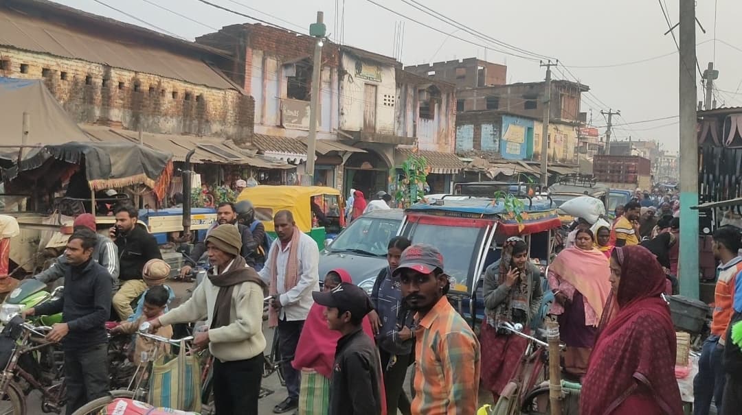 शंभुगंज में अतिक्रमण से लगा सड़क जाम, वाहन चालक व आमजन परेशान