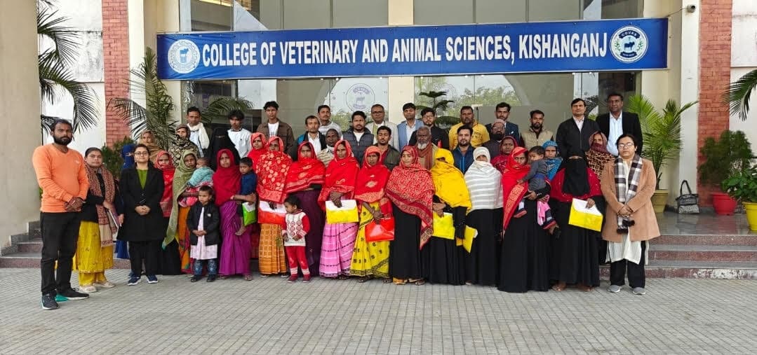 मुर्गीपालक स्वरोजगार के साथ आमदनी को बढ़ा सकते है : डॉ नरेंद्र