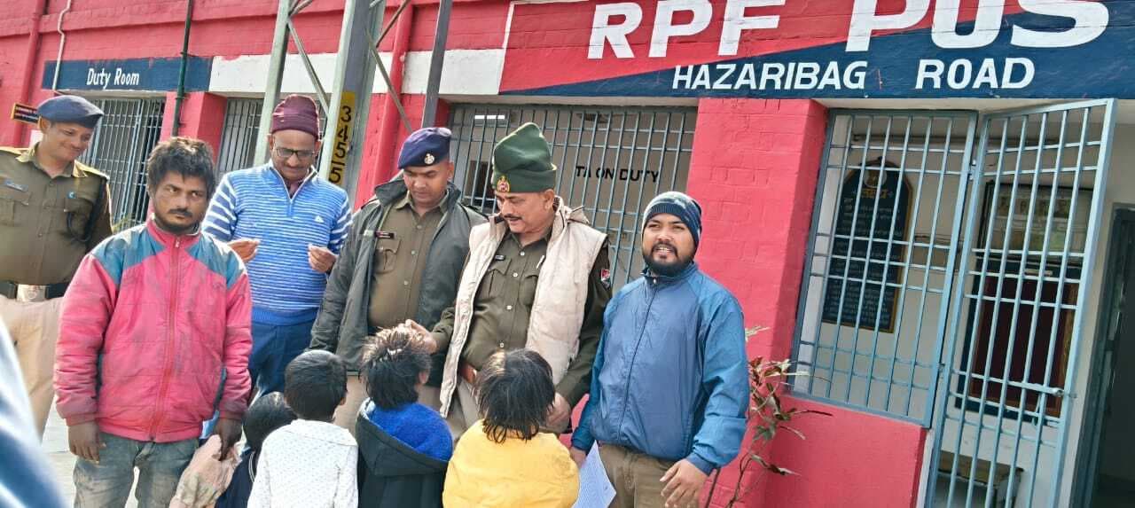 Giridih News : बाल तस्करी का शिकार होने से बचाये गये चार नाबालिग