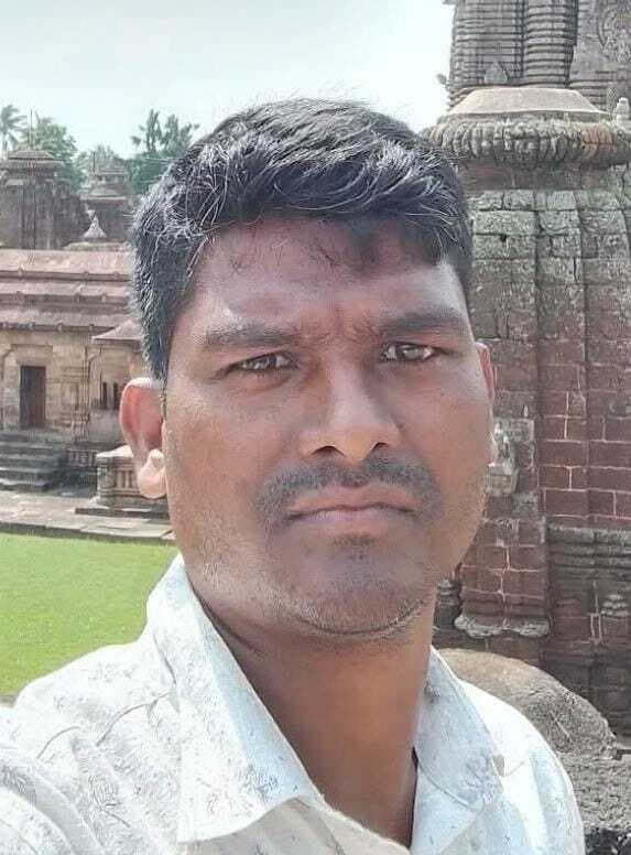 East Singhbhum News : पुलिस की गुहार के बाद भी नहीं पहुंचे परिजन, पोस्टमार्टम रुका