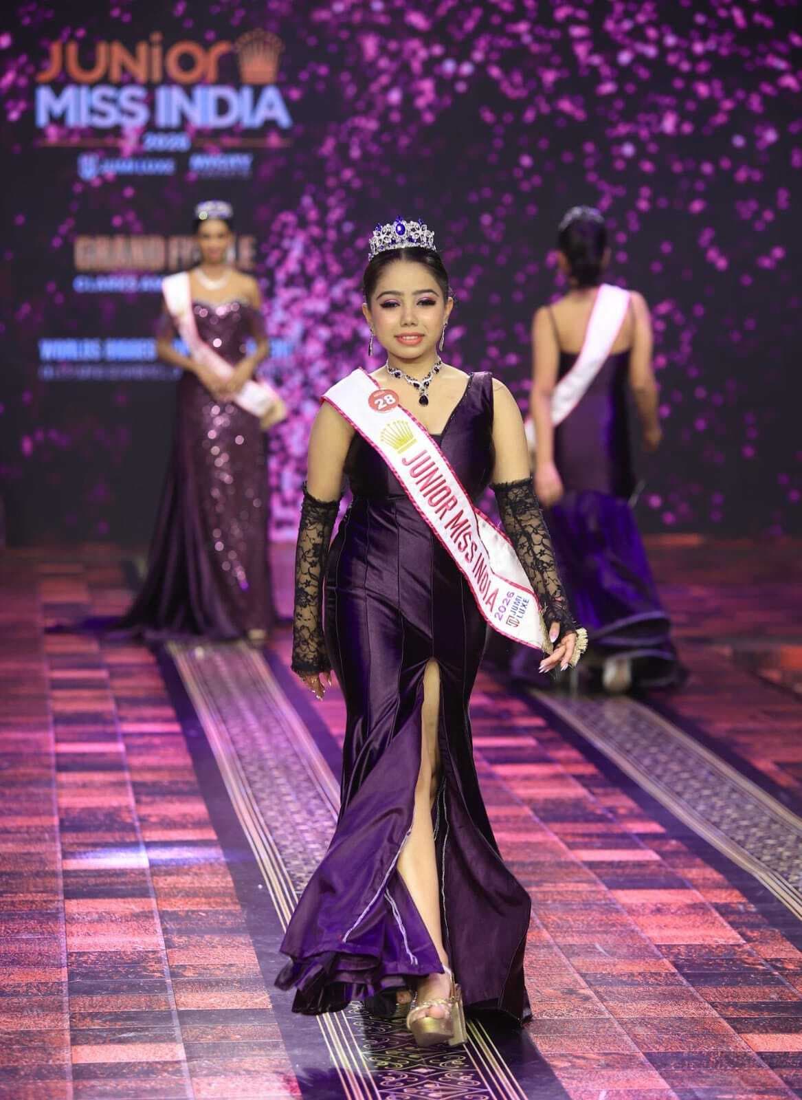 jamshedpur news : जूनियर मिस इंडिया में सलोनी को मिला बेस्ट रैंप वॉक का खिताब
