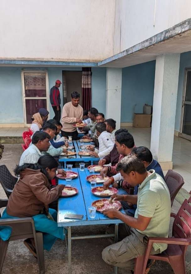 तोरपा थाना में चूड़ा दही भोज का आयोजन