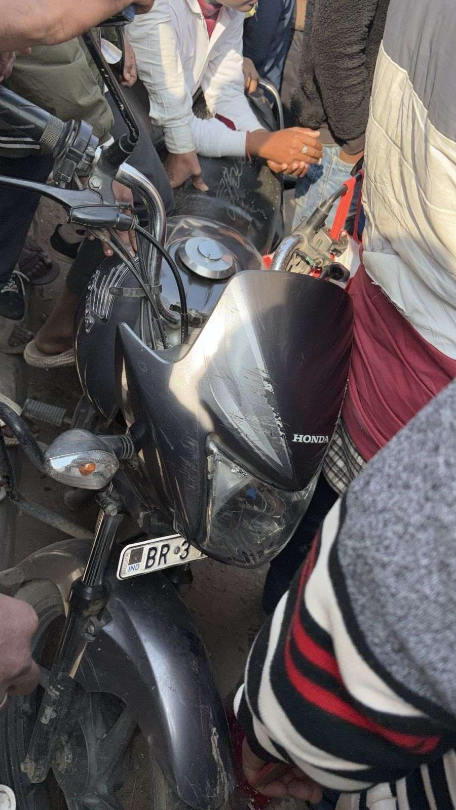 hajipur news. हाजीपुर से राघोपुर जाने के दौरान दीदारगंज में ट्रैक्टर की टक्कर से युवक की मौत