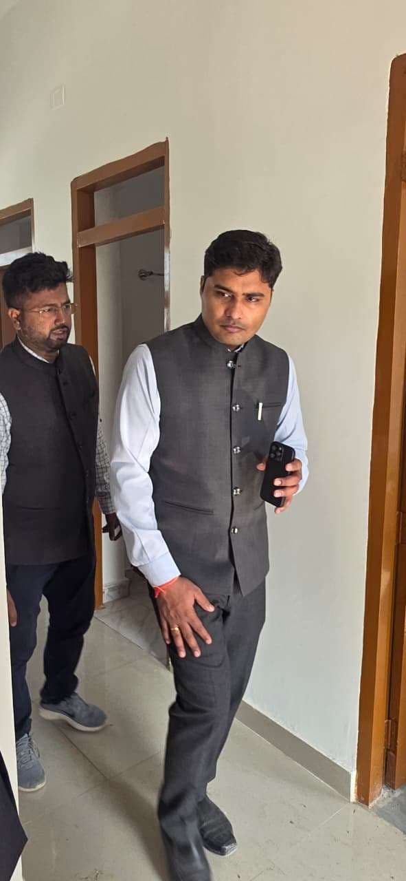 Samastipur News:भारत रत्न जननायक की जयंती की तैयारी का जायजा लेने कर्पूरीग्राम पहुंचे डीडीसी