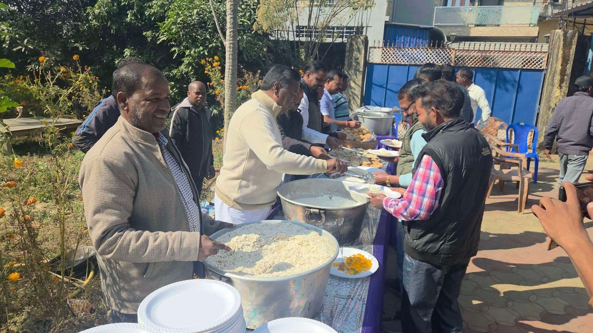 खूंटी में दही-चूड़ा भोज का किया गया आयोजन