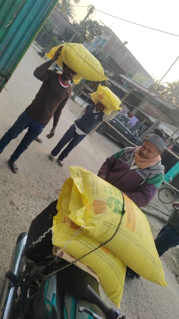 यूरिया का रैक आने से उर्वरक की समस्या दूर