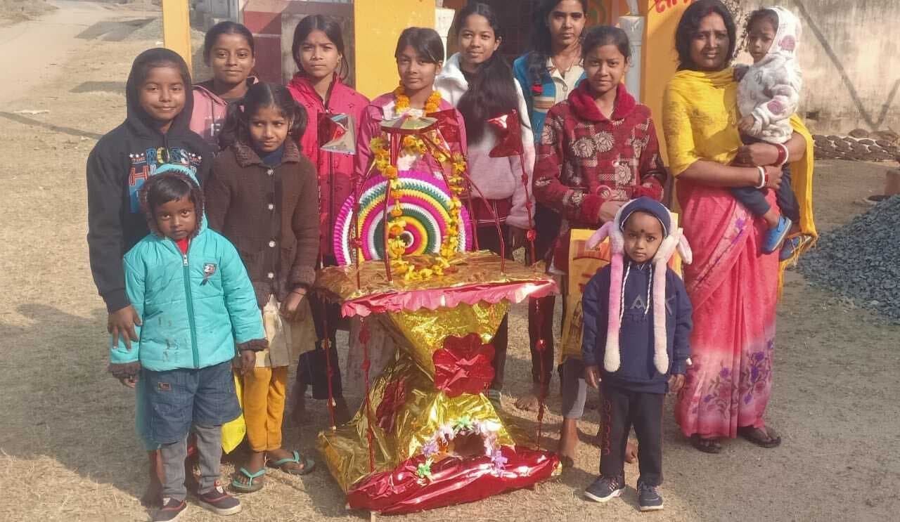 आमलाचातर गांव में आयोजित टुसू पर्व का समापन