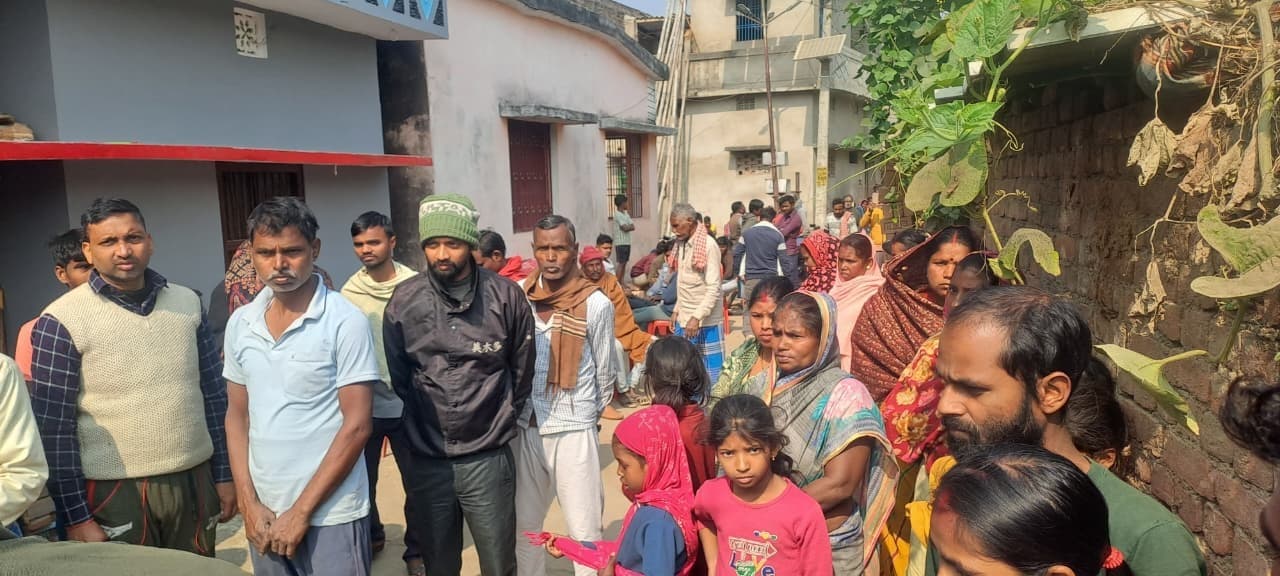 खड़ी हाइवा से टकराकर बाइक, सवार की मौत