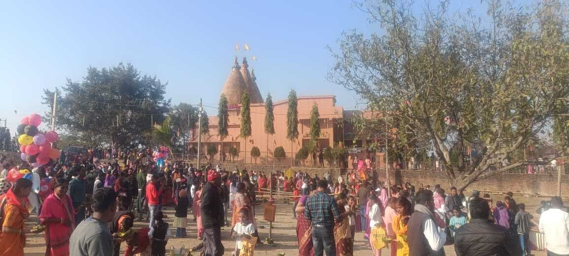 पहाड़ी मंदिर खलारी के खिचड़ी भंडारे शामिल हुए 40 हजार श्रद्धालु