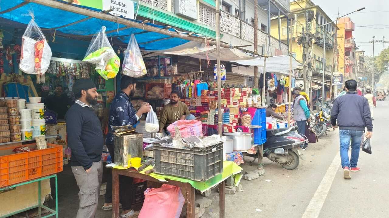 मकर संक्रांति पर साहिबगंज में जमकर हुई खरीदारी, सब्जी के दाम बढ़े