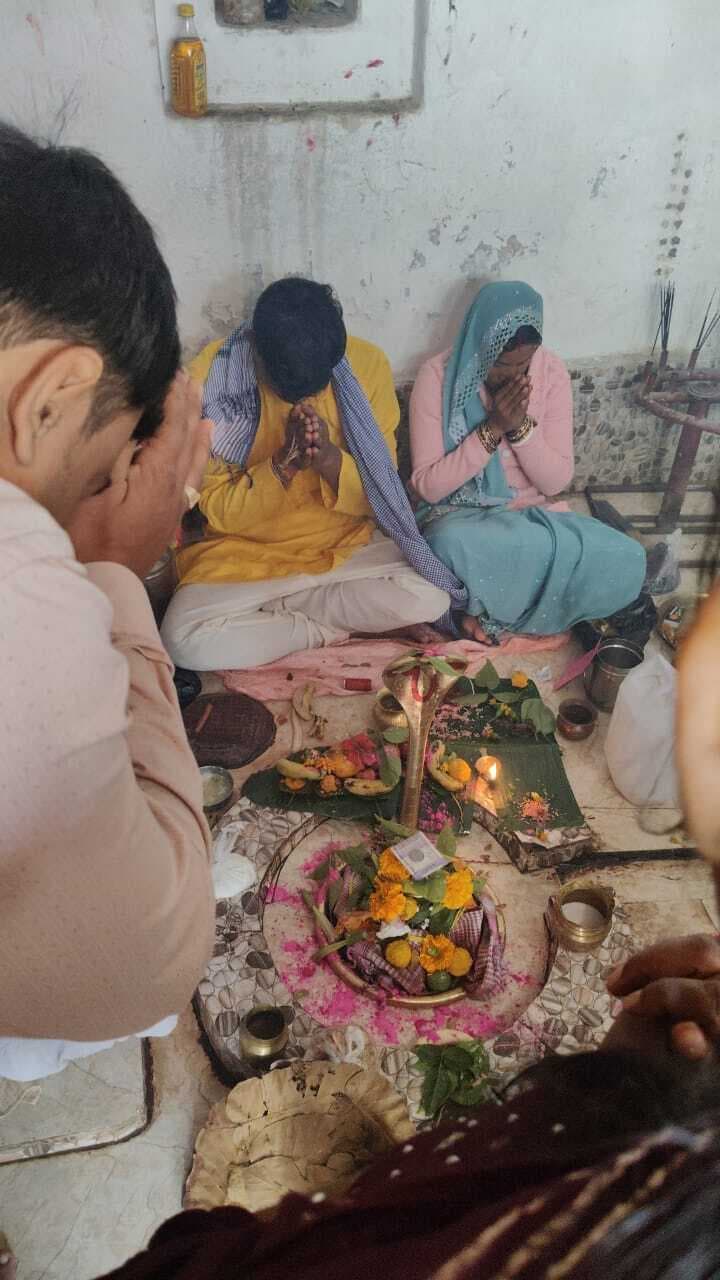 चुटेश्वर नाथ मंदिर में नाग देवता को किया स्थापित