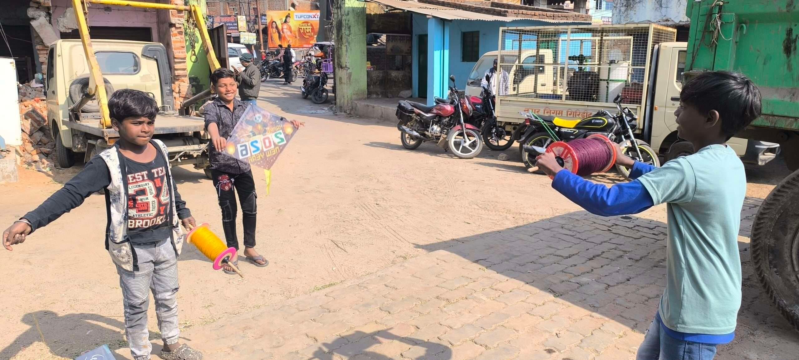 Giridih News :युवाओं में अब पहले जैसे अब नहीं दिखता पतंगबाजी का जुनून