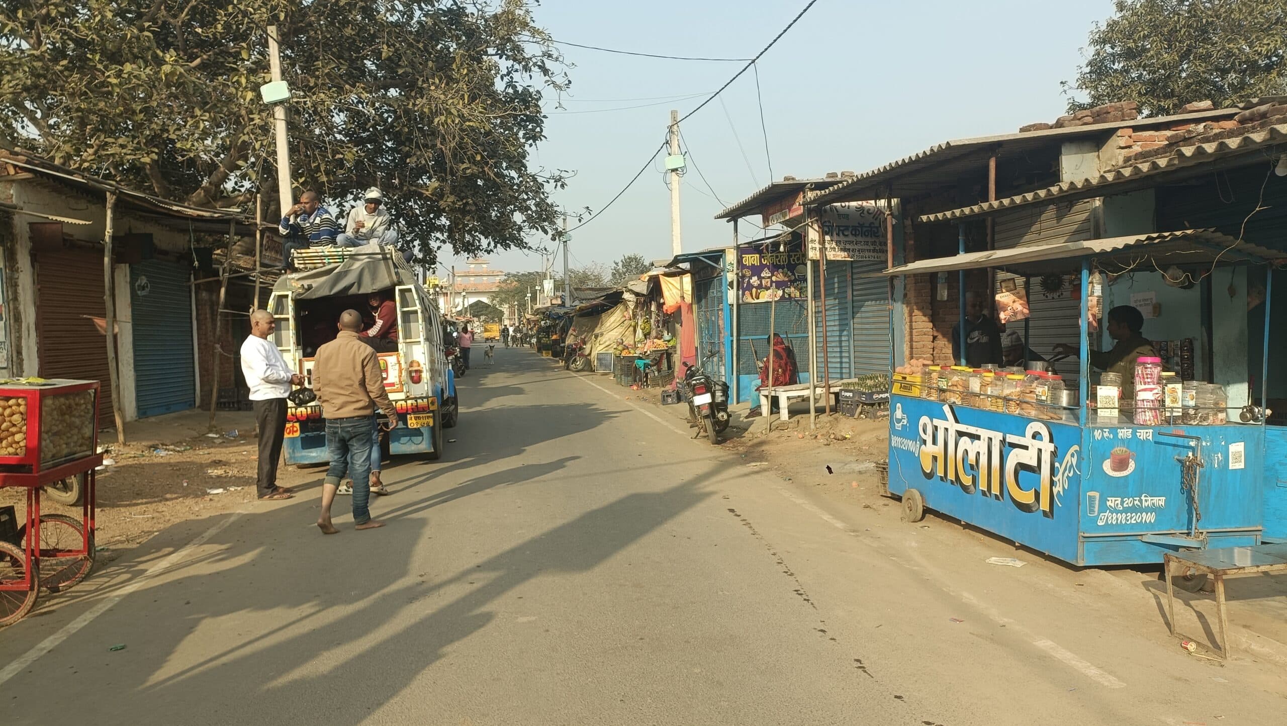 Giridih News :अतिक्रमण की चपेट में झारखंडधाम, श्रद्धालुओं को परेशानी