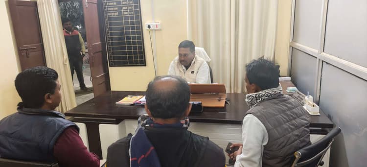 महज 2300 रुपये लेकर घर से निकली थीं पांचों छात्राएं, पुलिस की तत्परता से सकुशल परिजनों तक पहुंचीं