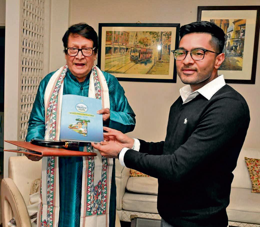 अभिनेता रंजीत मल्लिक के घर पहुंचे अभिषेक बनर्जी