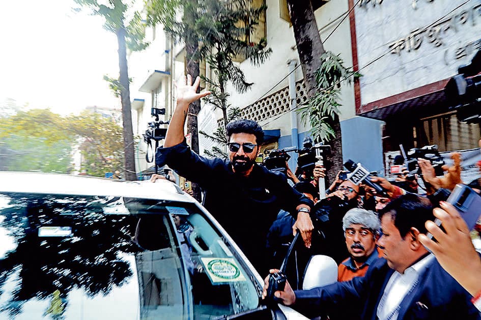 एसआइआर सत्यापन सुनवाई में उपस्थित हुए तृणमूल कांग्रेस सांसद व अभिनेता देव