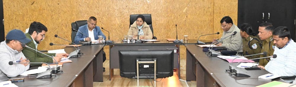 गणतंत्र दिवस  की तैयारी: उपायुुक्त के साथ अधिकारियों की बैठक