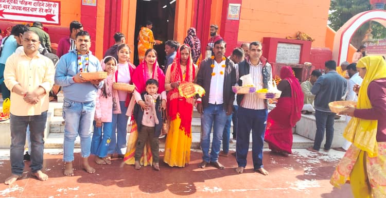 मकर संक्रांति पर दर्शन  के लिए उमड़ी श्रद्धालुओं की भीड़