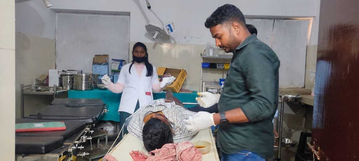 अज्ञात वाहन के धक्के से व्यक्ति घायल, रेफर