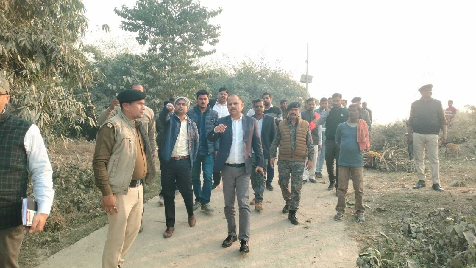 चढ़ने और उतरने के लिए बनायें अलग-अलग एप्रोच पथ