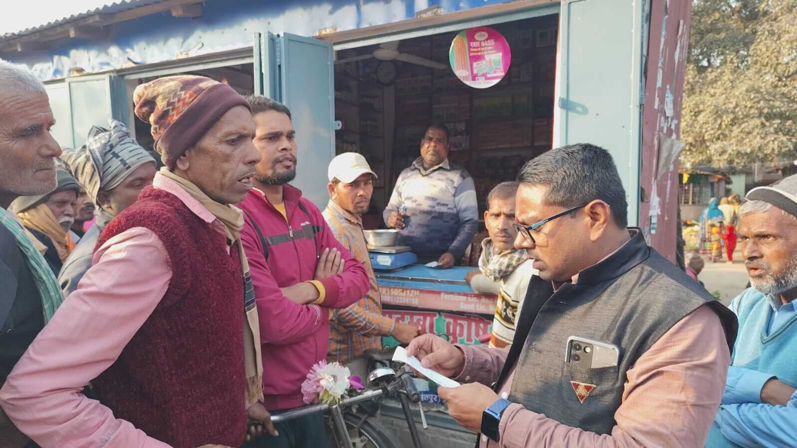 यूरिया वितरण कार्य का एसएओ ने लिया जायजा, नहीं मिली गड़बड़ी