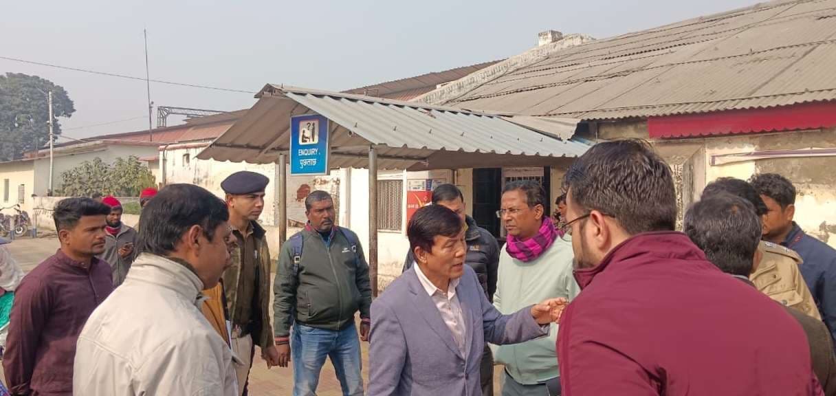 कटिहार डीआरएम ने बारसोई जंक्शन का किया निरीक्षण