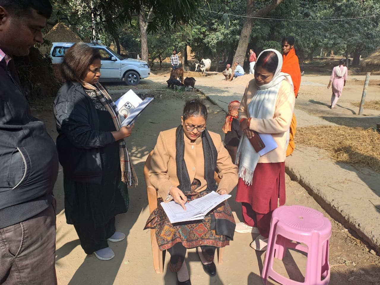 डीडीसी ने पीओ को दो दिनों में सभीलंबित पंजियों को पूर्ण करने का दिया आदेश